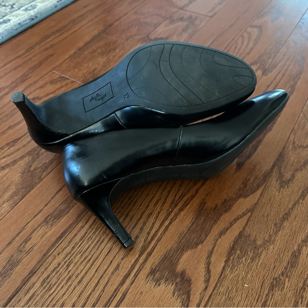 Aerosoles Women's Black Comfort Flats - Picture 4 of 4